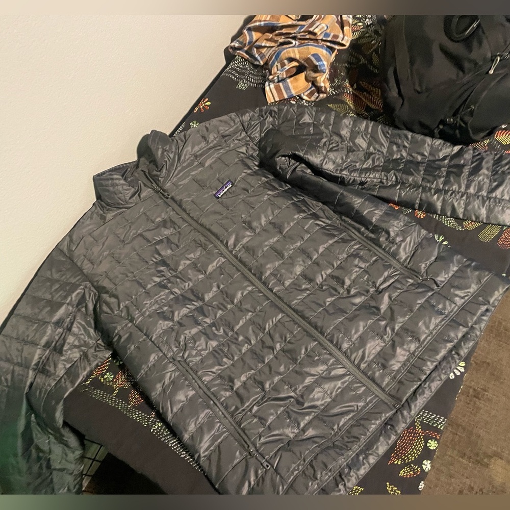 Patagonia NanoPuff. NWT. Mens L. Grey